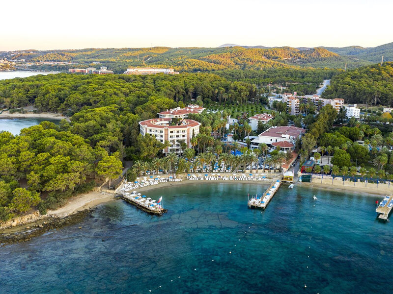 Crystal Aura Beach Resort & Spa