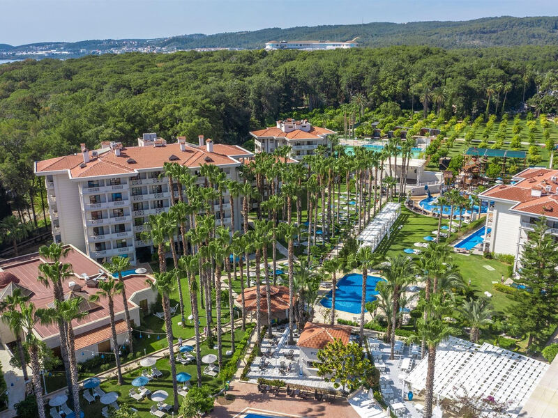 Crystal Aura Beach Resort & Spa