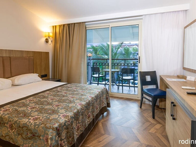 Crystal Aura Beach Resort & Spa