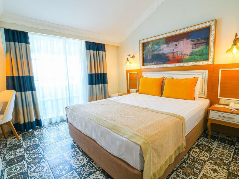 Crystal Club World Of Colours