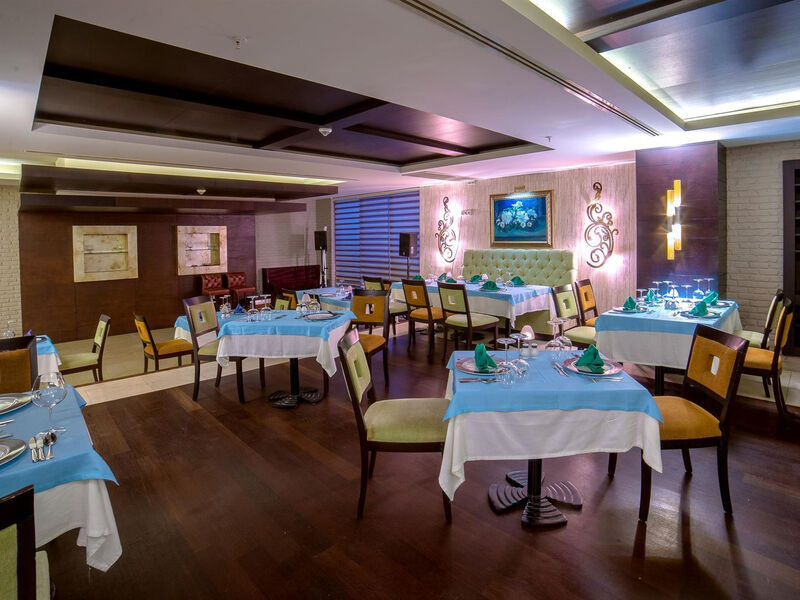 Crystal De Luxe Resort & Spa