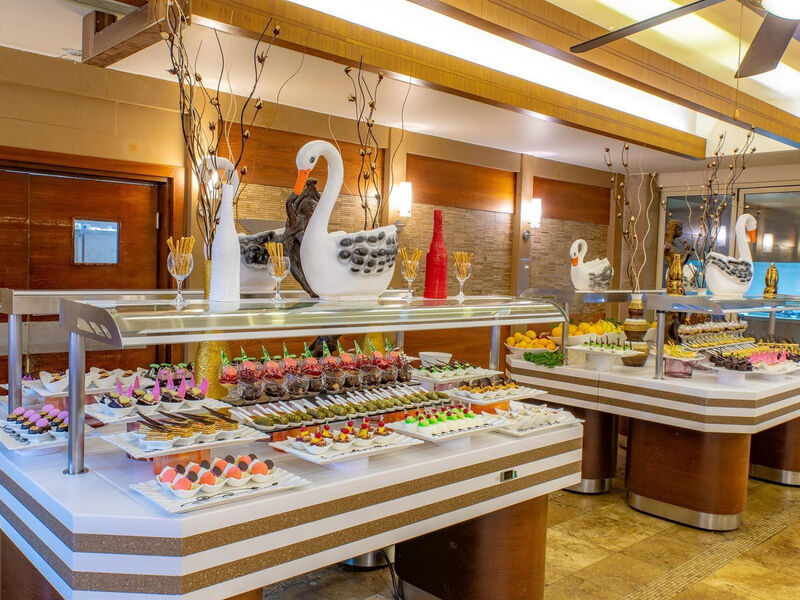 Crystal De Luxe Resort & Spa
