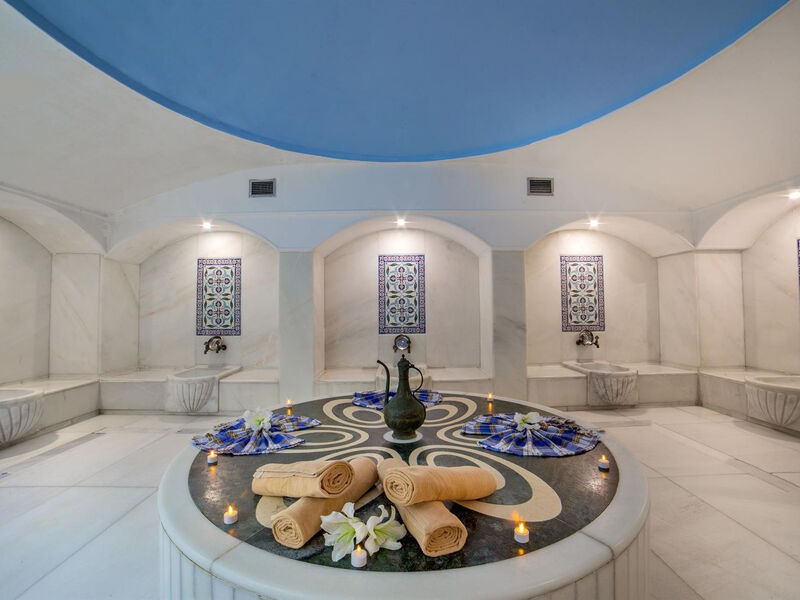 Crystal De Luxe Resort & Spa