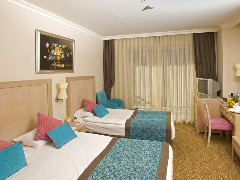Crystal De Luxe Resort & Spa