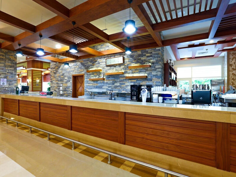 Crystal De Luxe Resort