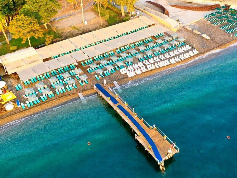 Crystal De Luxe Resort & Spa