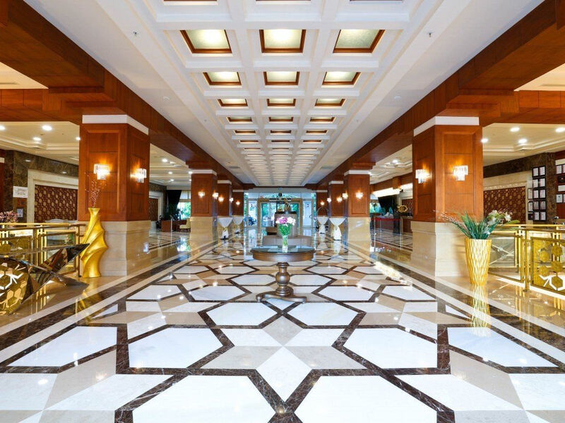 Crystal De Luxe Resort & Spa