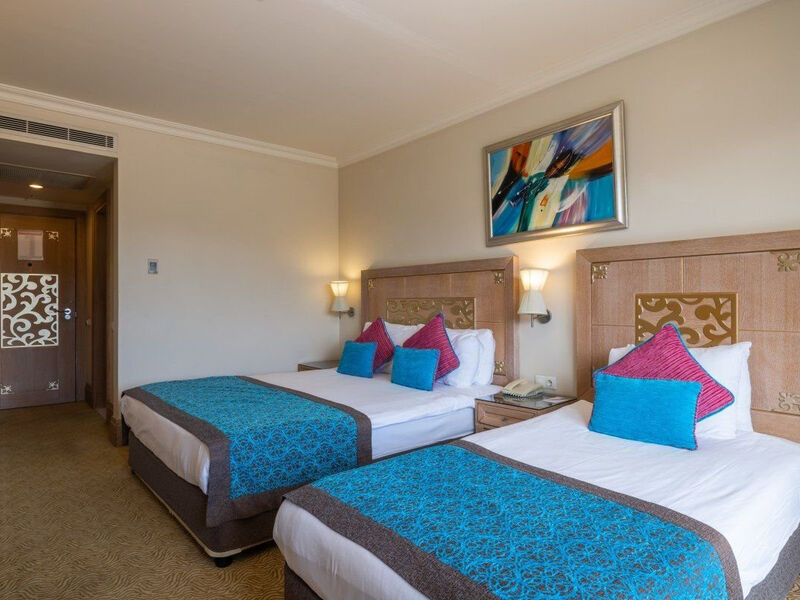 Crystal De Luxe Resort & Spa