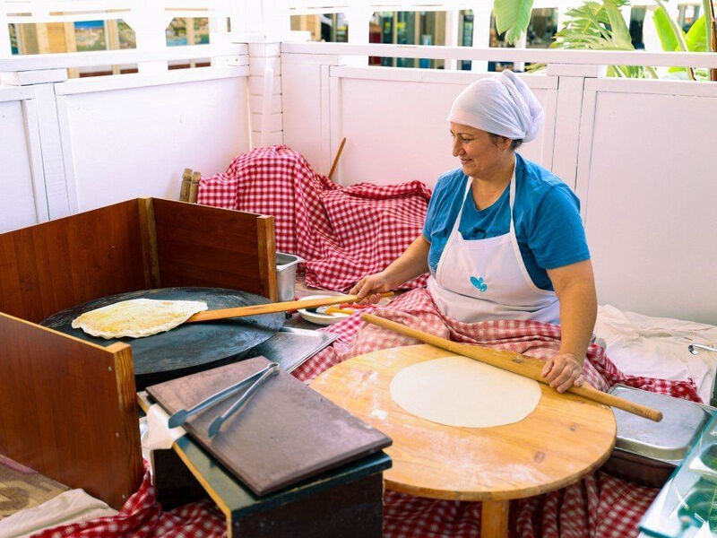 Crystal De Luxe Resort & Spa