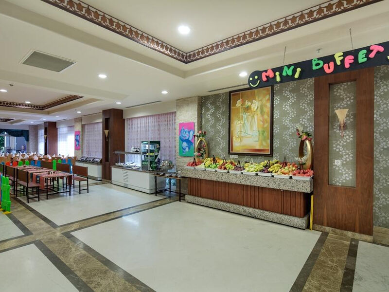 Crystal Family Resort