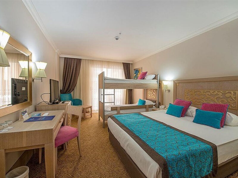 Crystal Family Resort