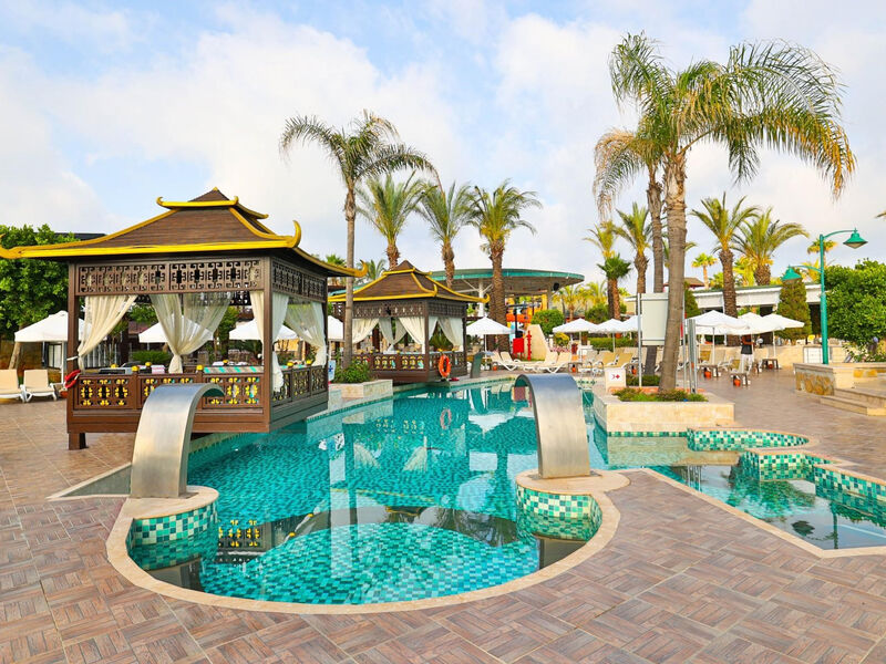 Crystal Family Resort & Spa