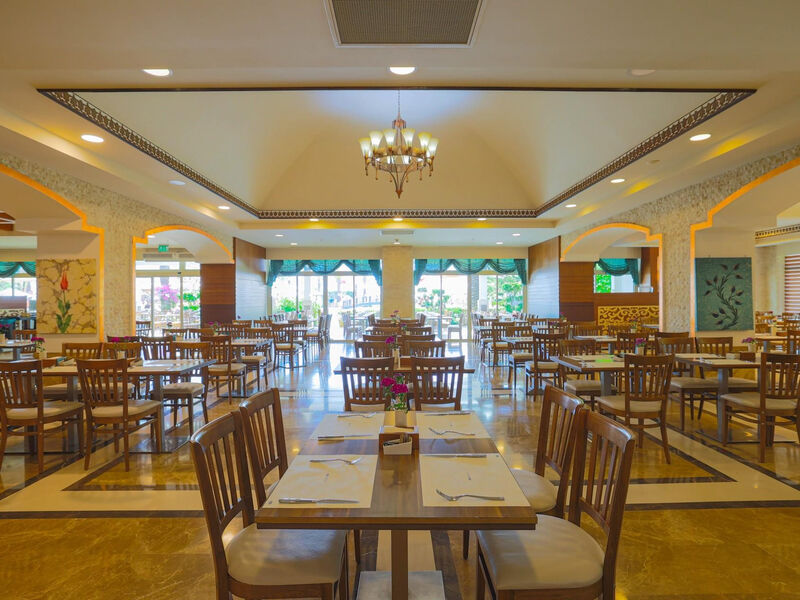 Crystal Family Resort & Spa