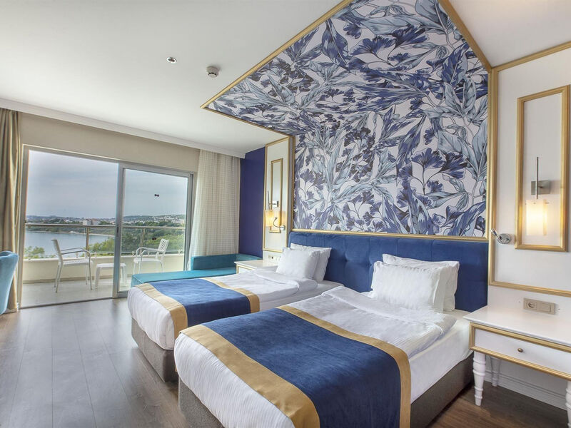 Crystal Family Resort & Spa