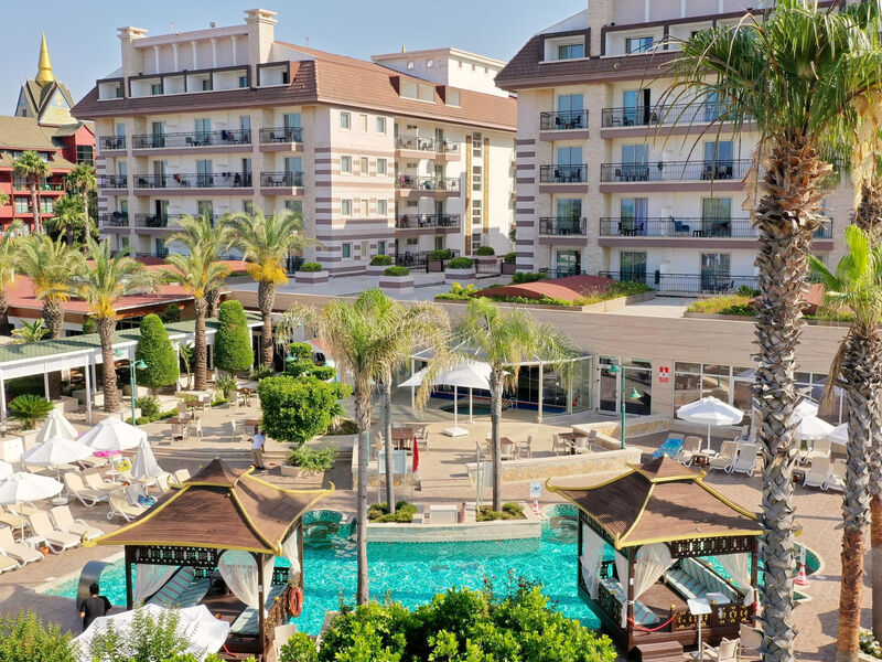 Crystal Family Resort & Spa