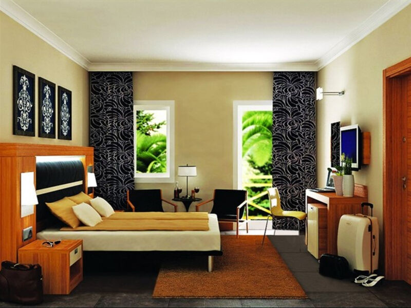 Crystal Flora Beach Resort