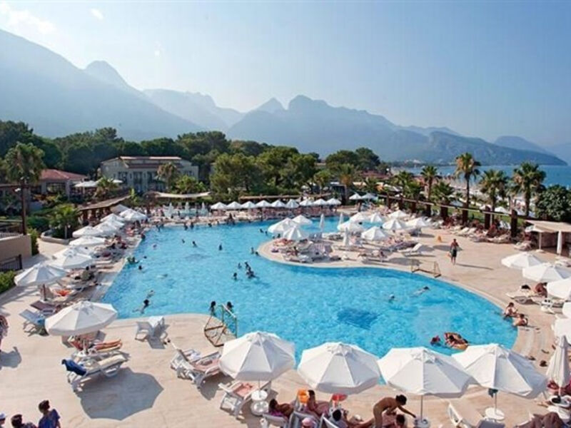 Crystal Flora Beach Resort