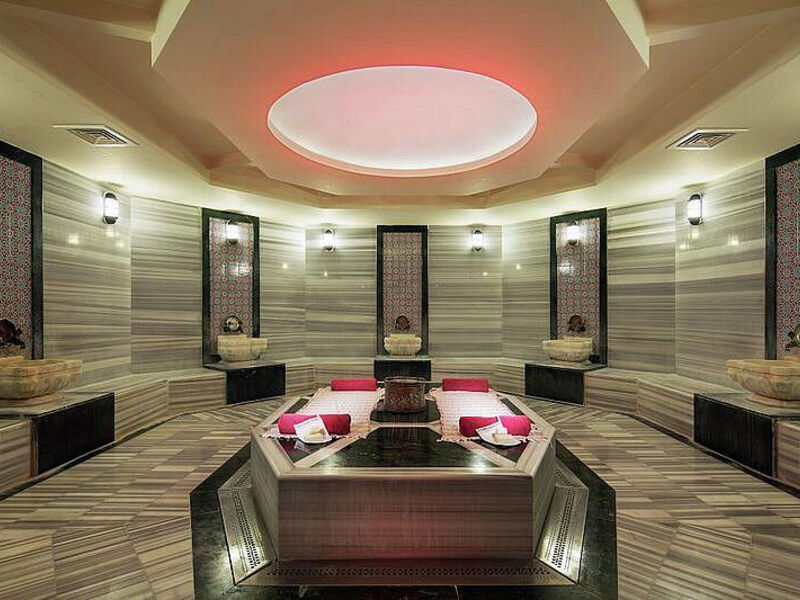 Crystal Green Bay Resort & Spa