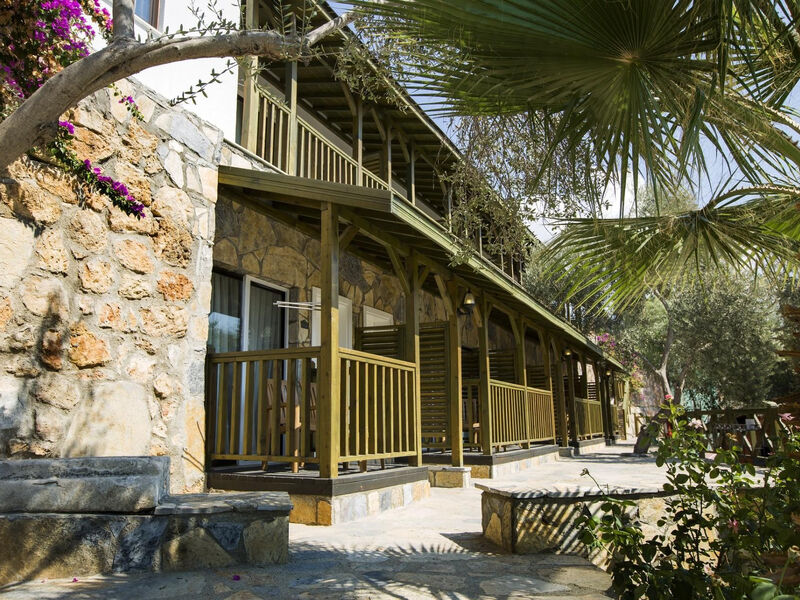 Crystal Green Bay Resort & Spa