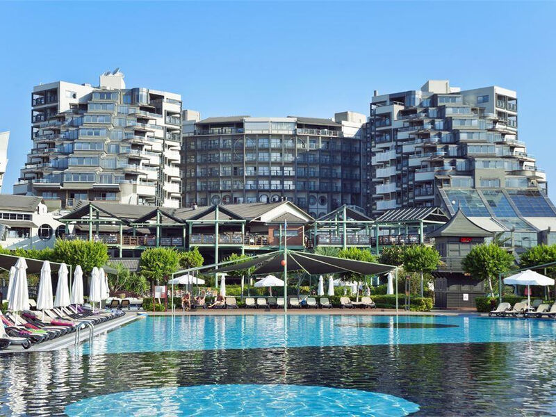 Crystal Palace Luxury Resort And Spa