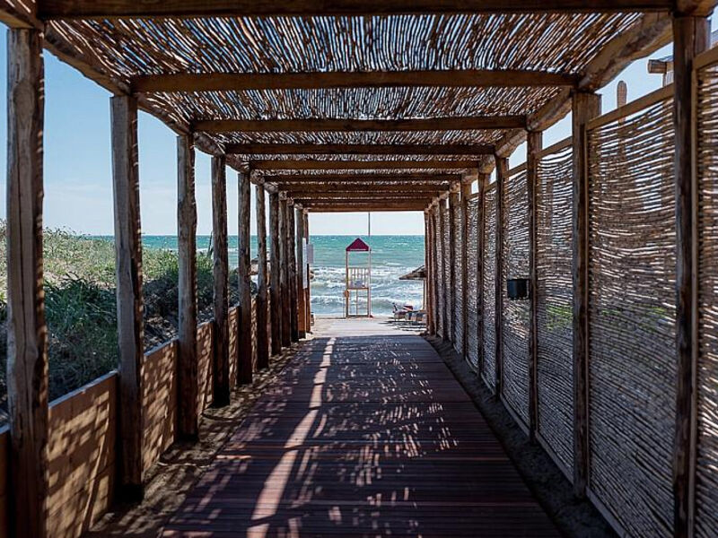 Cumeja Beach Club & Hotel