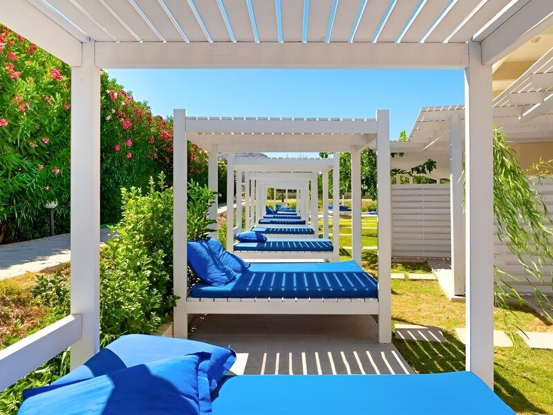 Delfinia Resort