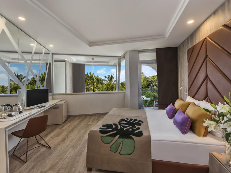 Delphin Be Grand Resort