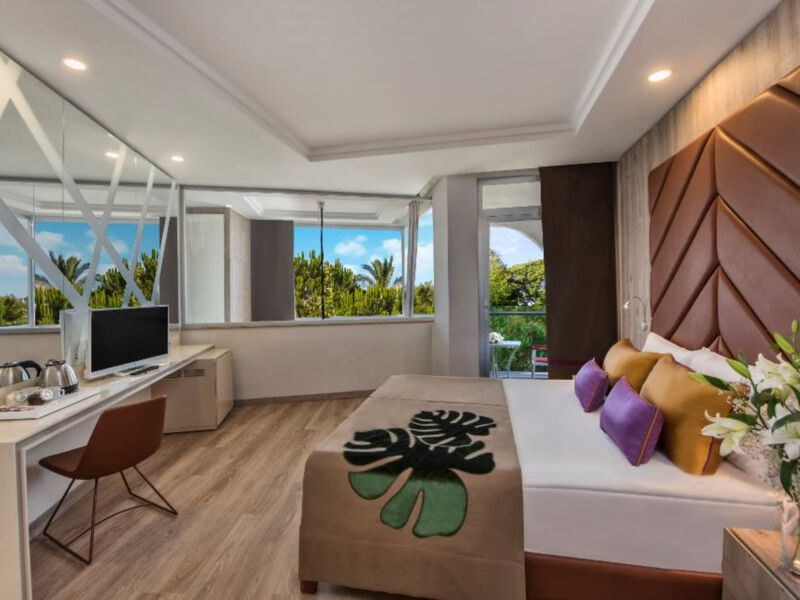 Delphin Be Grand Resort