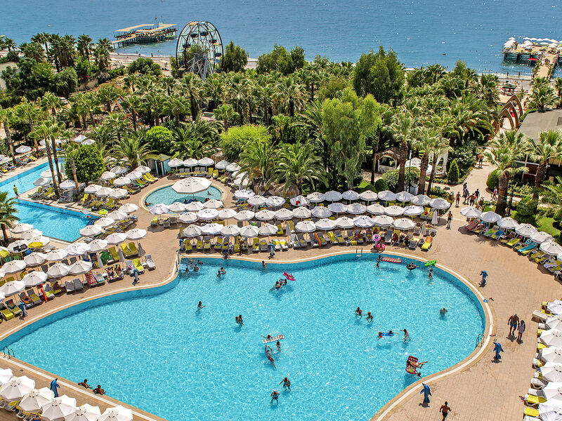 Delphin Deluxe Resort