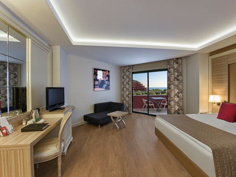 Delphin Deluxe Resort