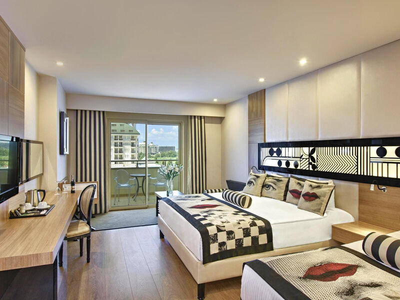 Delphin Imperial
