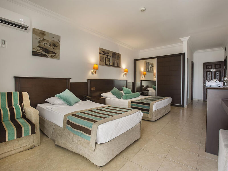 Delphin Imperial Lara
