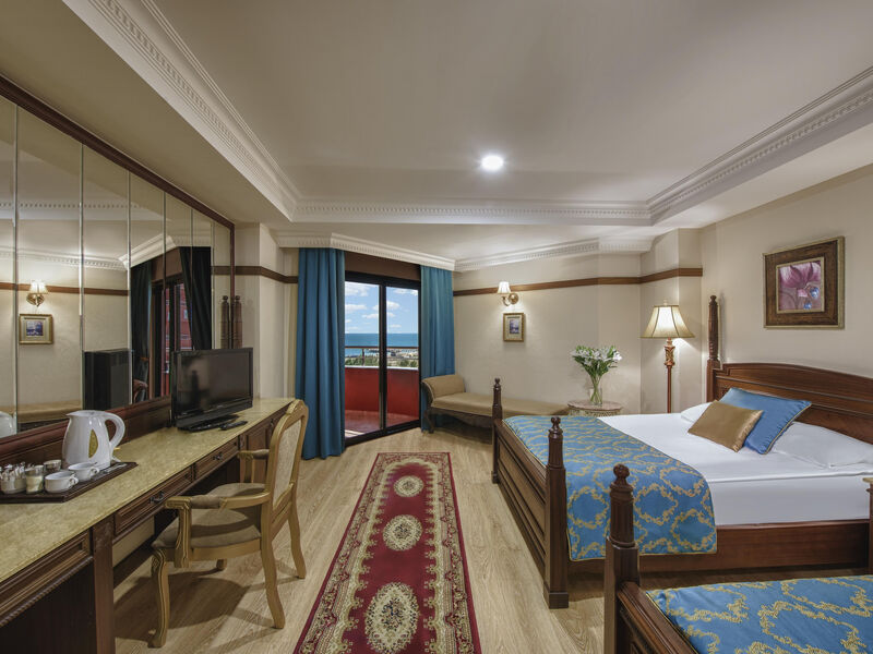 Delphin Palace