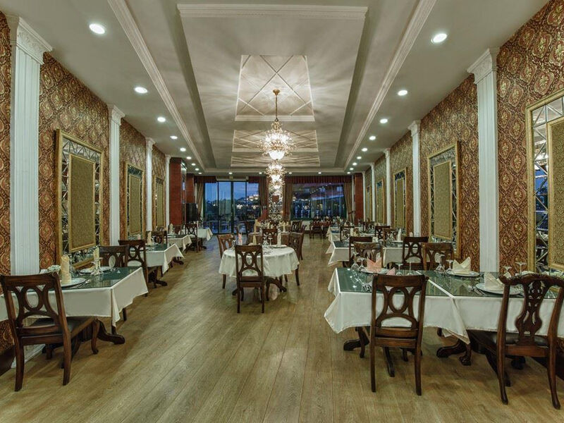 Delphin Palace