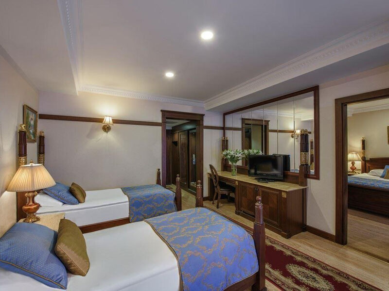 Delphin Palace
