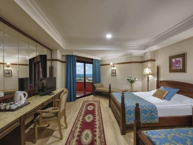 Delphin Palace