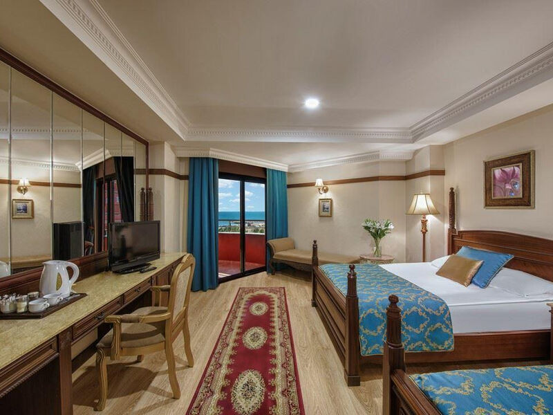 Delphin Palace