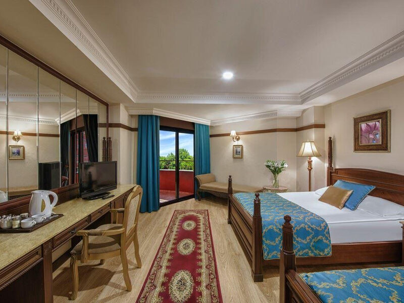Delphin Palace