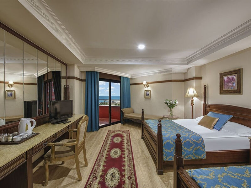 Delphin Palace