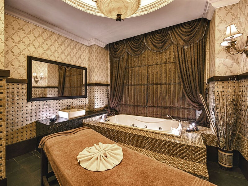 Delphin Palace