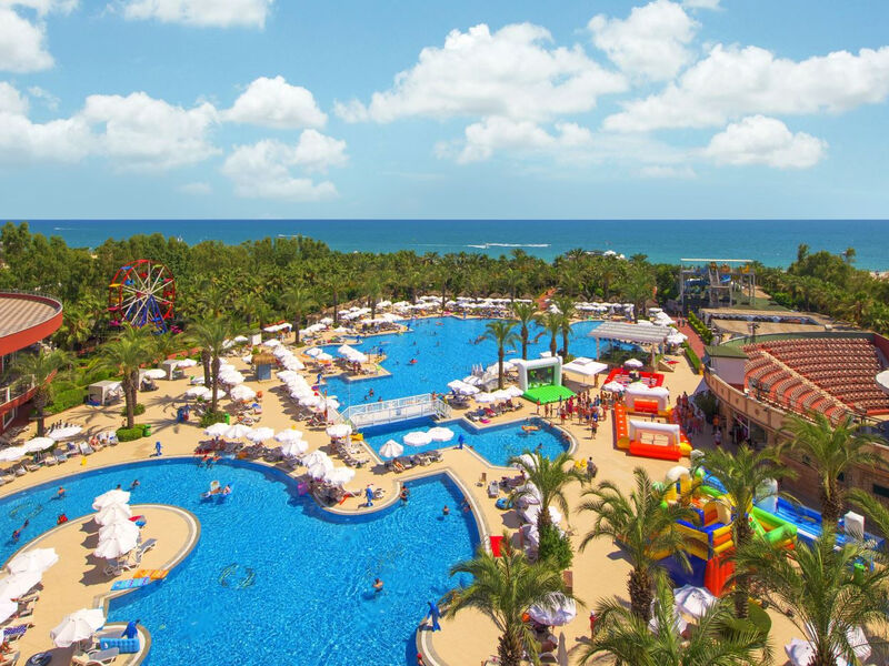 Delphin Palace