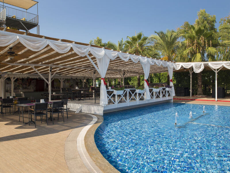 Delphin Palace