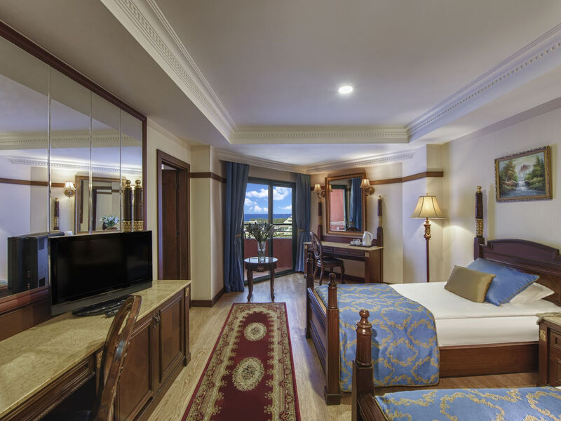Delphin Palace