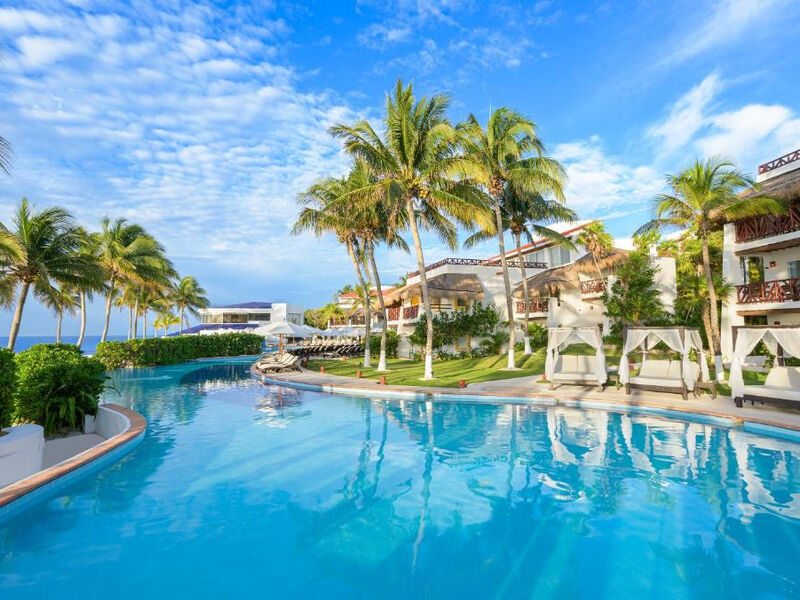 Desire Riviera Maya Pearl Resort