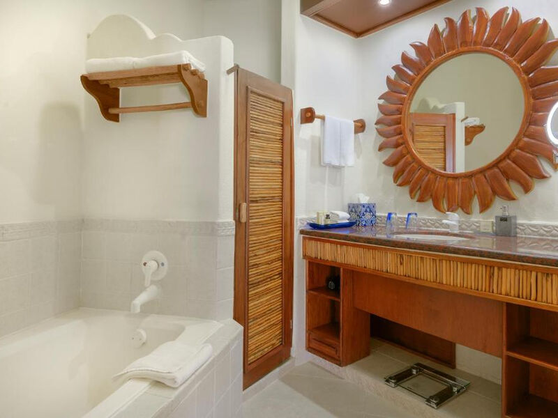 Desire Riviera Maya Pearl Resort