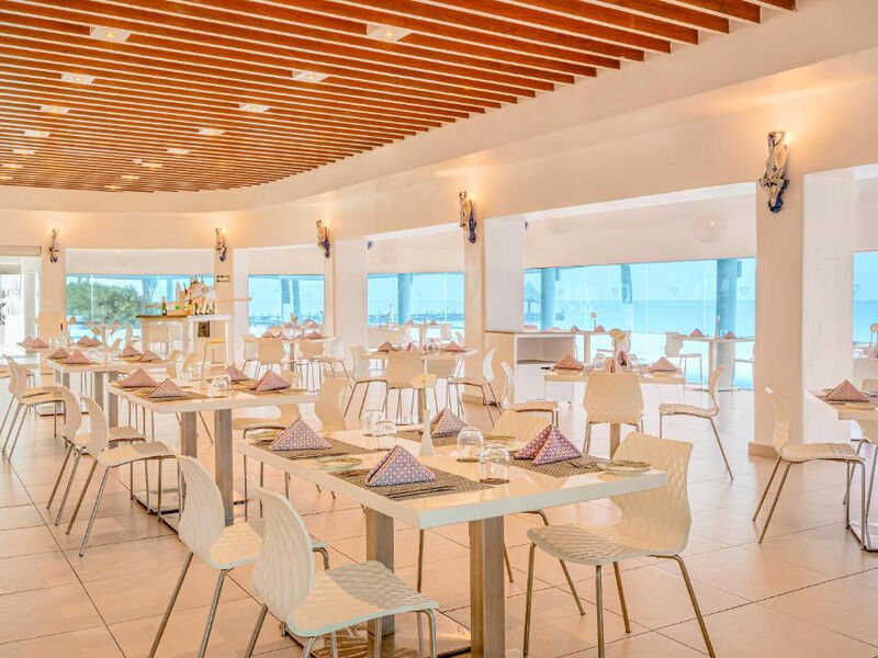 Desire Riviera Maya Pearl Resort