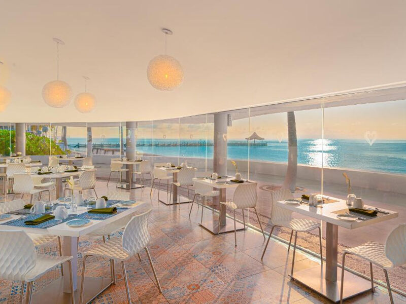 Desire Riviera Maya Pearl Resort