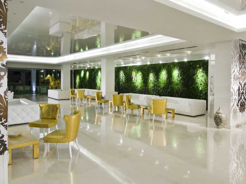 Diamond Deluxe Hotel & Spa