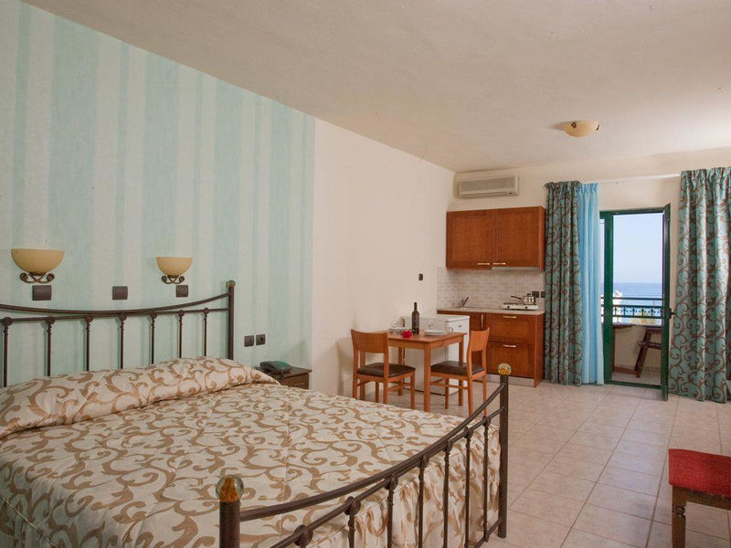 Dias Hotel & Apartments