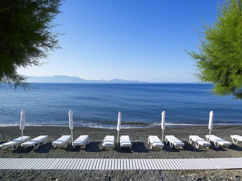 Dimitra Beach Hotel & Suites